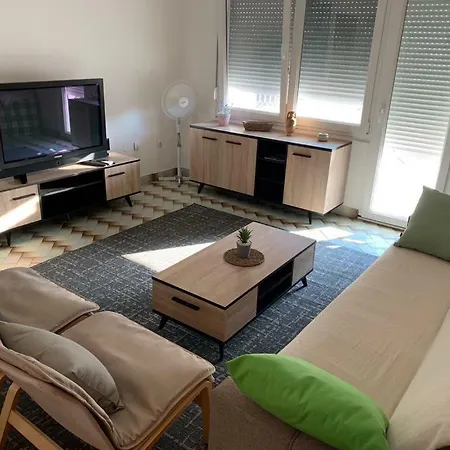 Kike Apartment *